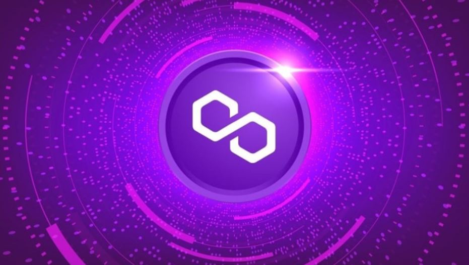 Fundo roxo com diversos códigos em lilás. Ao centro, temos o símbolo da criptomoedas Polygon MATIC.